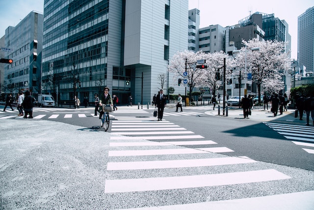 曲靖为何勤工俭学对在日本的留学生的职业生涯至关重要？